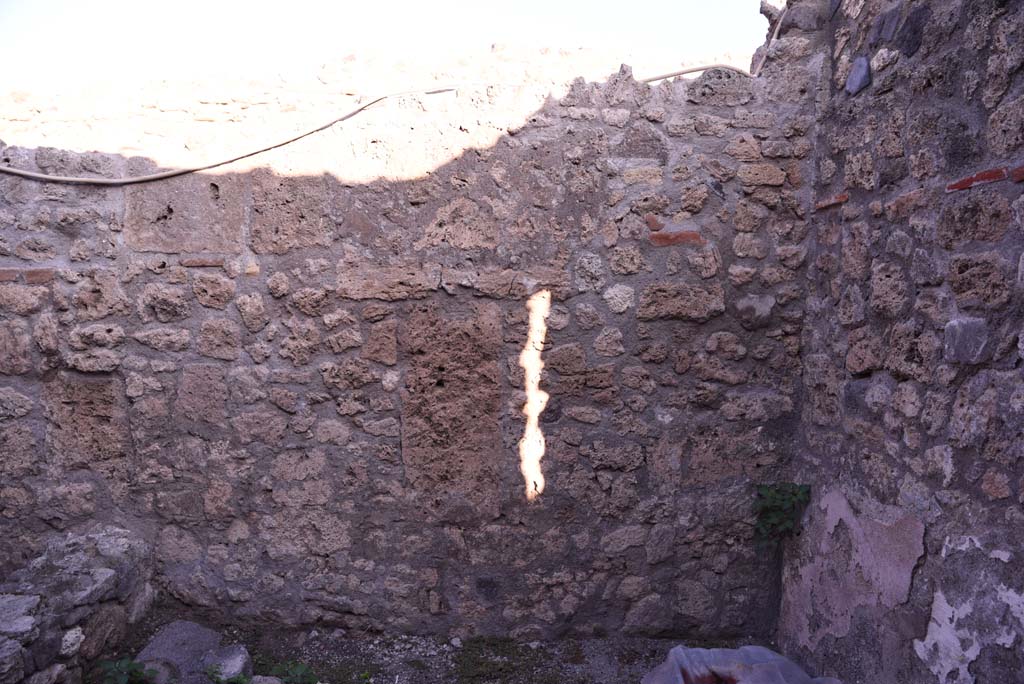 I.4.6 Pompeii. October 2019. Rear room, north wall, and north-east corner, on right. 
Foto Tobias Busen, ERC Grant 681269 D�COR.

