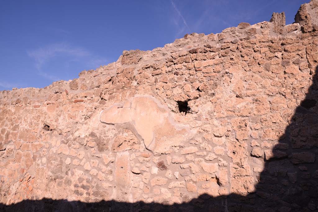 I.4.7 Pompeii. October 2019. Detail from north wall of triclinium, in centre.
Foto Tobias Busen, ERC Grant 681269 D�COR.
