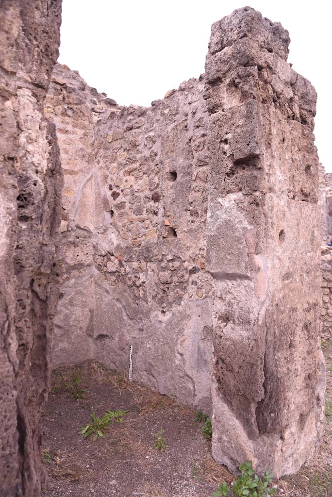 I.4.9 Pompeii. October 2019. Cubiculum d, looking towards easy wall through doorway.
Foto Tobias Busen, ERC Grant 681269 D�COR.
