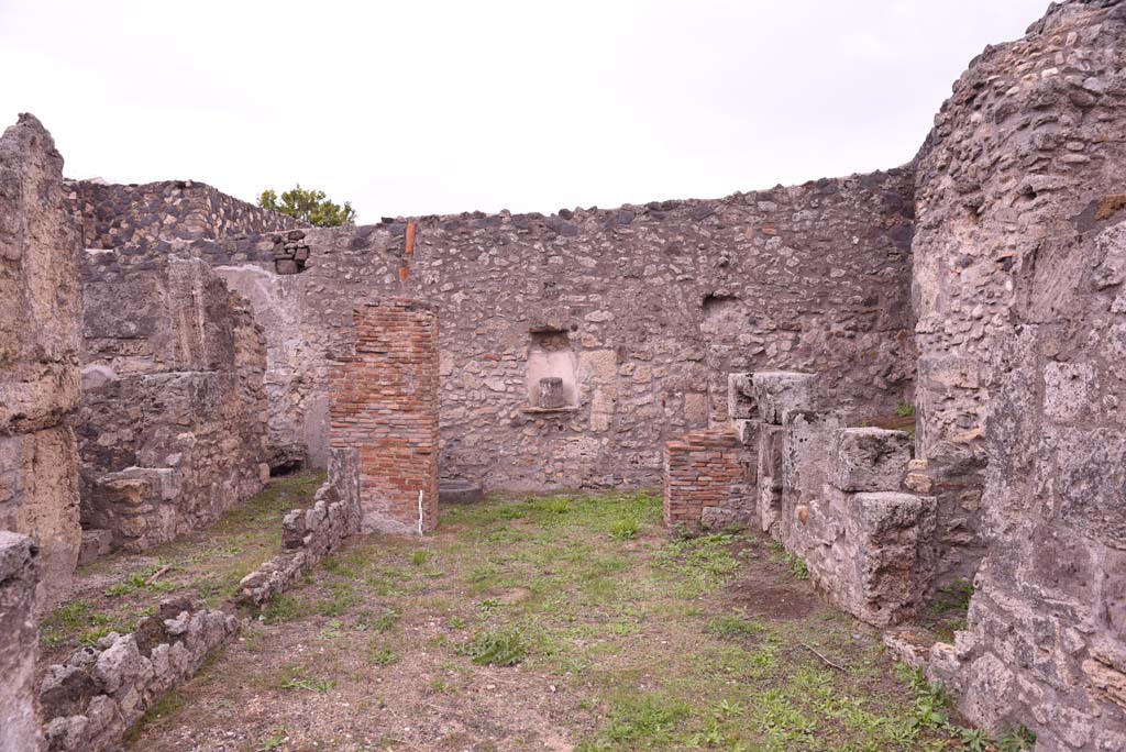 I.4.9 Pompeii. October 2019. Tablinum h, looking east towards courtyard n.
Foto Tobias Busen, ERC Grant 681269 D�COR.
