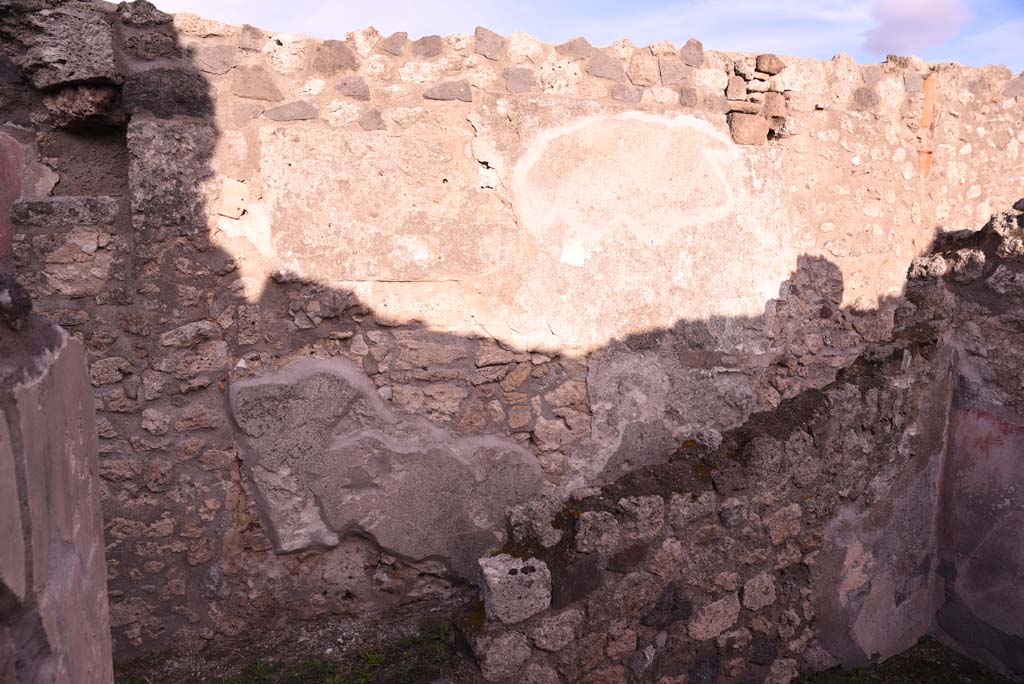 I.4.9 Pompeii. October 2019. Room k, east wall from doorway of room l (L).
Foto Tobias Busen, ERC Grant 681269 D�COR.
