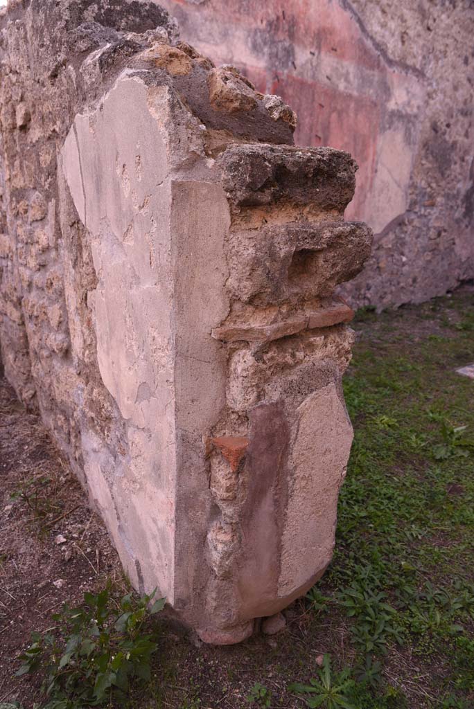 I.4.9 Pompeii. October 2019. 
Room k, doorway pilaster at west end, between room I (L), on left, and room m, on right.
Foto Tobias Busen, ERC Grant 681269 D�COR.
