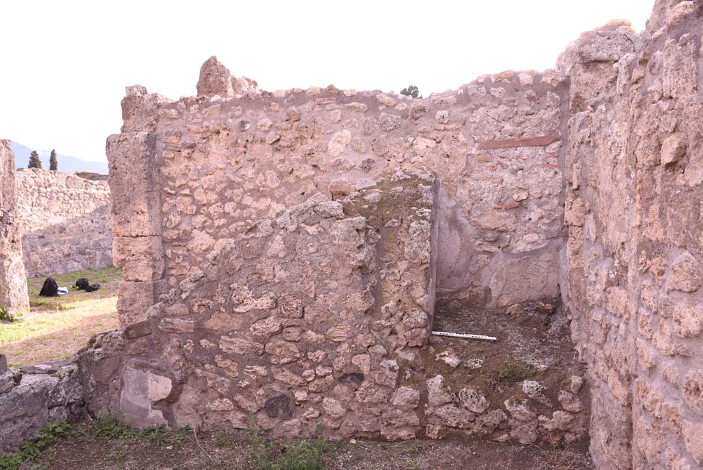 I.4.9 Pompeii. October 2019. Room I (L), looking towards west wall, with alcove.
Foto Tobias Busen, ERC Grant 681269 D�COR
