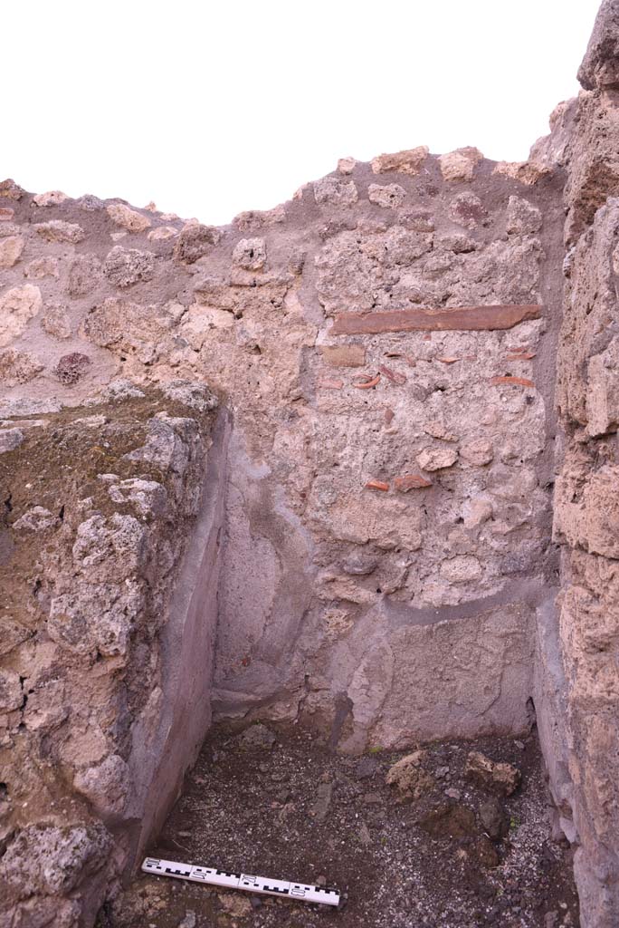 I.4.9 Pompeii. October 2019. Room I (L), detail of alcove at north end of west wall.  
Foto Tobias Busen, ERC Grant 681269 D�COR.

