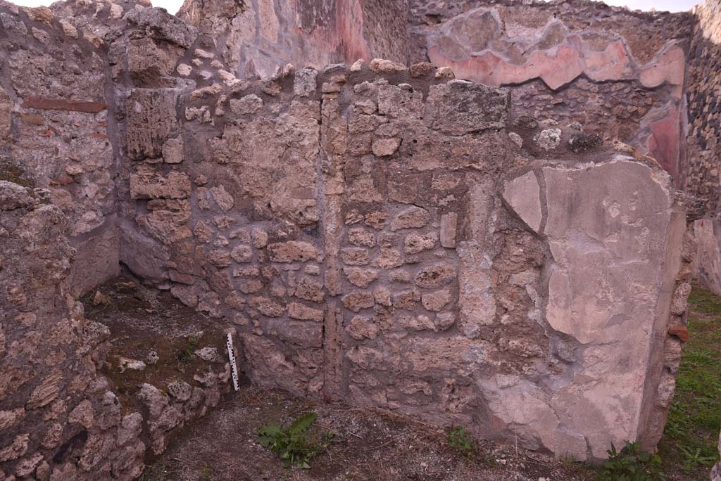 I.4.9 Pompeii. October 2019. Room I (L), looking towards north wall, with doorway, on right.
Foto Tobias Busen, ERC Grant 681269 D�COR.
