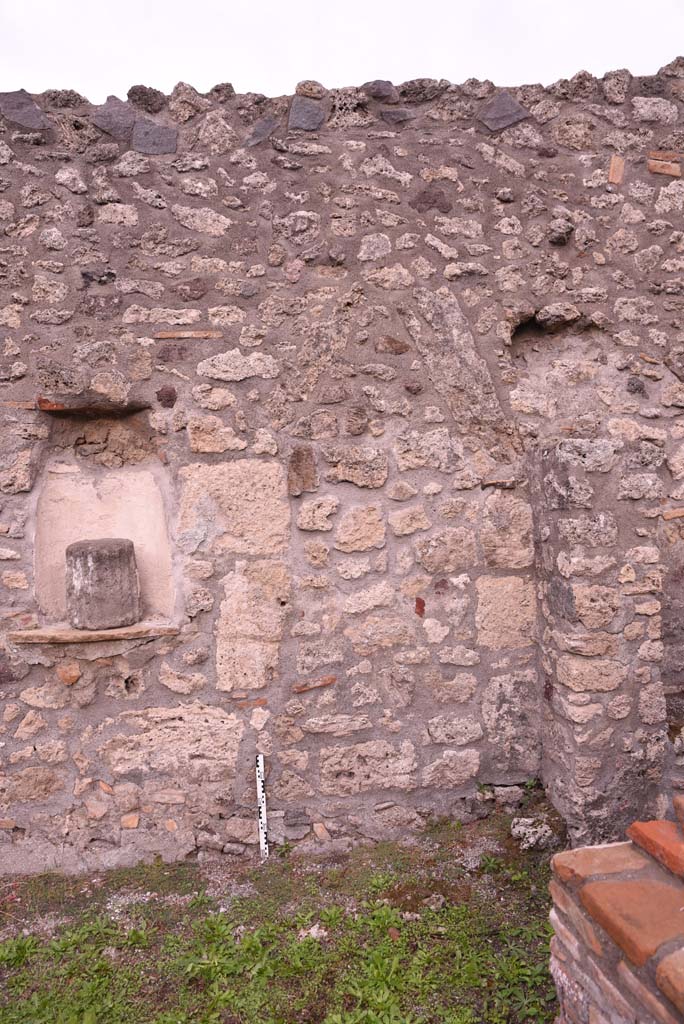 I.4.9 Pompeii. October 2019. Courtyard n, east wall at south end.
Foto Tobias Busen, ERC Grant 681269 D�COR.
