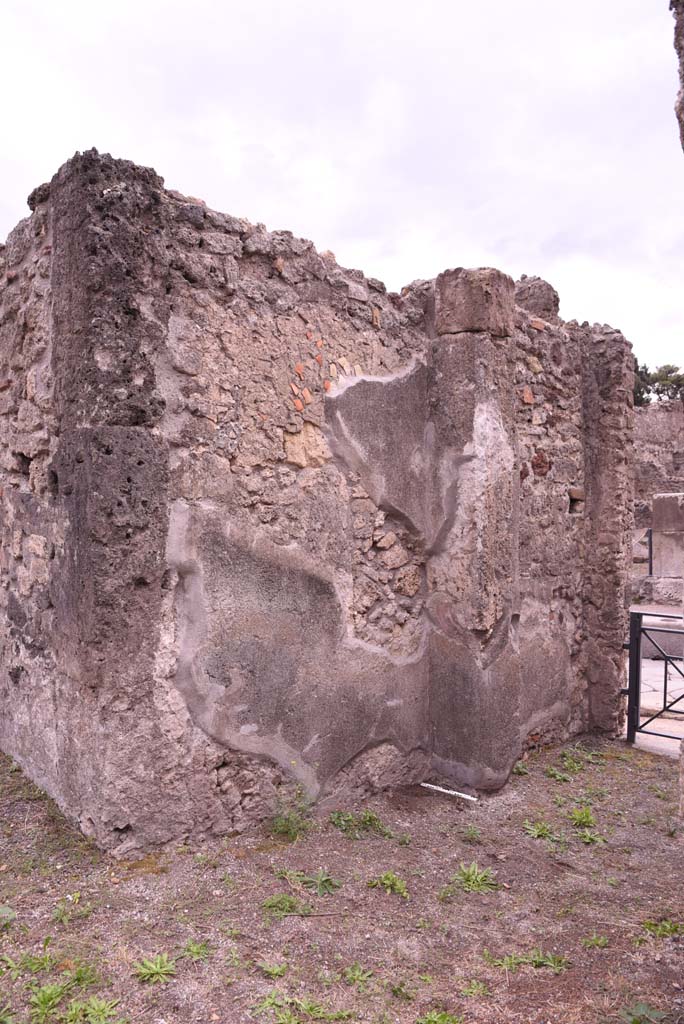 I.4.9 Pompeii. October 2019. Looking towards south side of entrance corridor/fauces/vestibule.
Foto Tobias Busen, ERC Grant 681269 D�COR.
