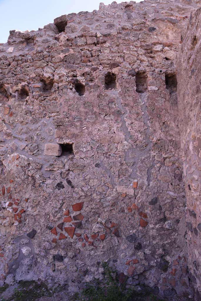 I.4.12 Pompeii. October 2019. Room f, detail from south-east corner.
Foto Tobias Busen, ERC Grant 681269 D�COR.
