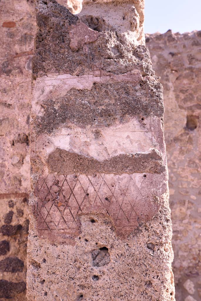 I.4.12 Pompeii. October 2019. 
Room h/area g, detail from separating doorway pilaster, looking east.
Foto Tobias Busen, ERC Grant 681269 D�COR.

