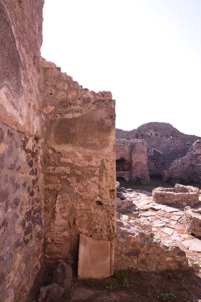 I.4.12 Pompeii. October 2019. Room h, south-east corner.
Foto Tobias Busen, ERC Grant 681269 D�COR.
