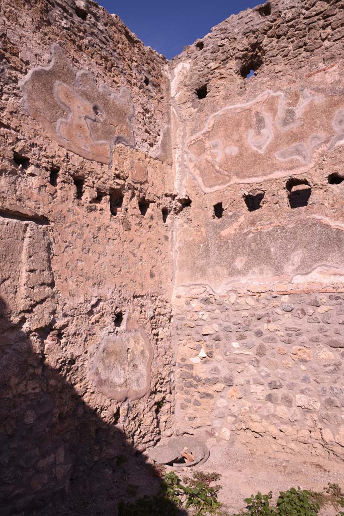 I.4.12 Pompeii. October 2019. Room h, north-east corner.
Foto Tobias Busen, ERC Grant 681269 D�COR.
