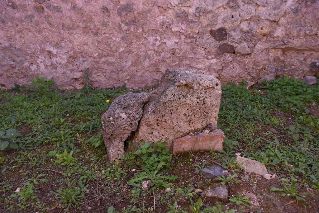 I.4.12 Pompeii. October 2019. Room d, detail from near south wall.
Foto Tobias Busen, ERC Grant 681269 D�COR.

