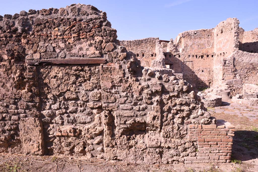 I.4.12 Pompeii. October 2019. Room d, blocked doorway on east end of north wall.
Foto Tobias Busen, ERC Grant 681269 D�COR.
