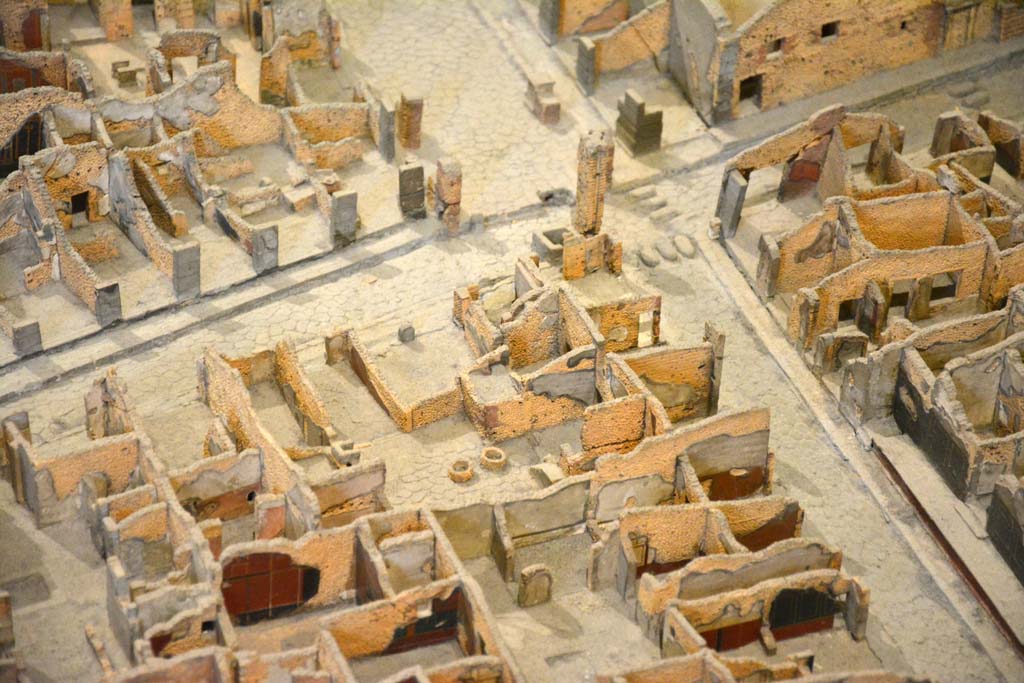 I.4.12-18 Pompeii. May 2019. 
Looking west towards junction of Via Stabiana, with entrances I.4.12-15, and Via dell�Abbondanza, with entrances I.4.16-18.
Foto Tobias Busen, ERC Grant 681269 D�COR.
