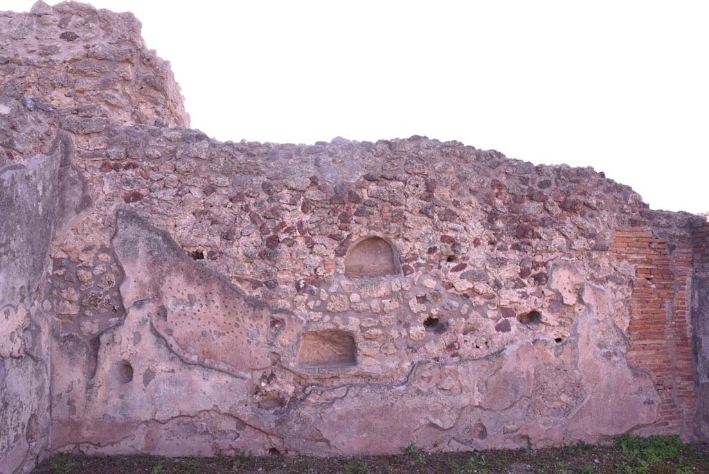 I.4.16 Pompeii. October 2019. Looking towards south wall with niches.
Foto Tobias Busen, ERC Grant 681269 D�COR.

