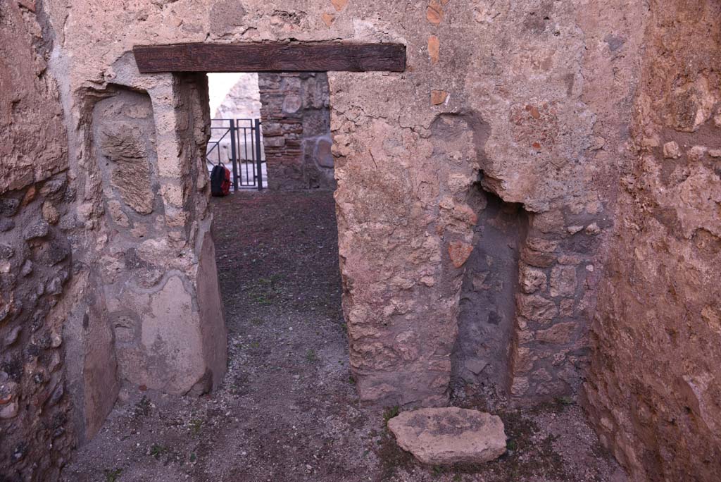 I.4.18 Pompeii. October 2019. North wall of rear room, looking through doorway into workshop.
Foto Tobias Busen, ERC Grant 681269 D�COR.
