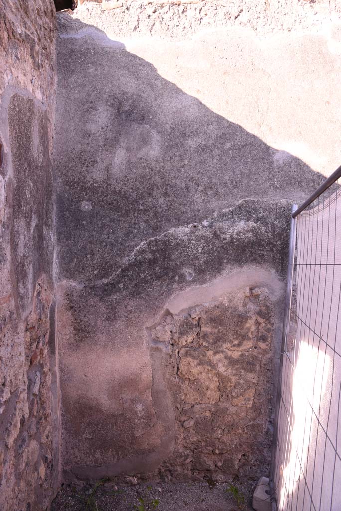 I.4.19 Pompeii. October 2019. South-west corner and west wall of shop-room.
Foto Tobias Busen, ERC Grant 681269 D�COR.
