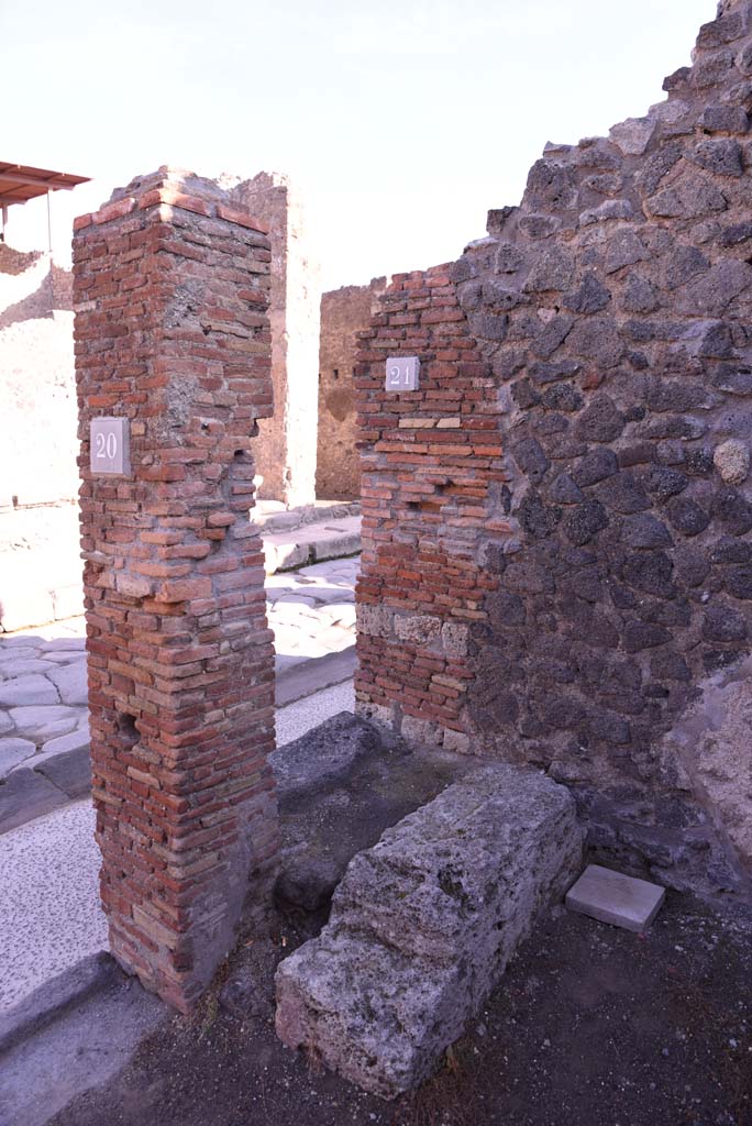 I.4.21/20 Pompeii. October 2019. Looking north-east towards base of steps to upper floor.
Foto Tobias Busen, ERC Grant 681269 D�COR.

