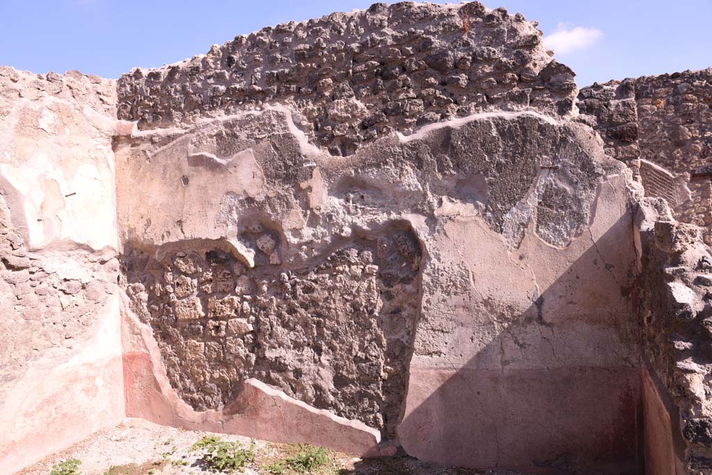 I.4.22 Pompeii. October 2019. East wall of room �c�.
Foto Tobias Busen, ERC Grant 681269 D�COR.
