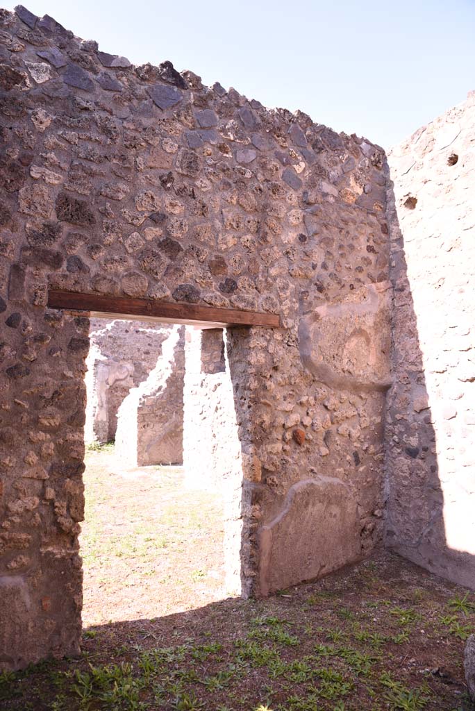 I.4.22 Pompeii. October 2019. North-west corner of room �f�.
Foto Tobias Busen, ERC Grant 681269 D�COR.
