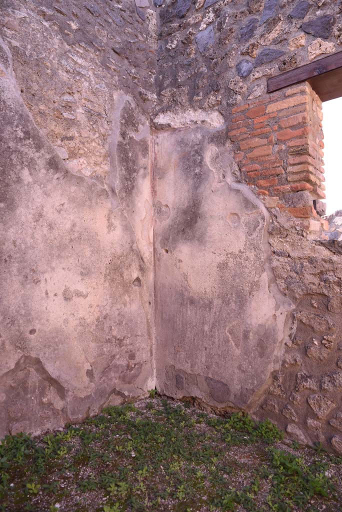 I.4.22 Pompeii. October 2019. Room “i”, south-west corner.
Foto Tobias Busen, ERC Grant 681269 DÉCOR.