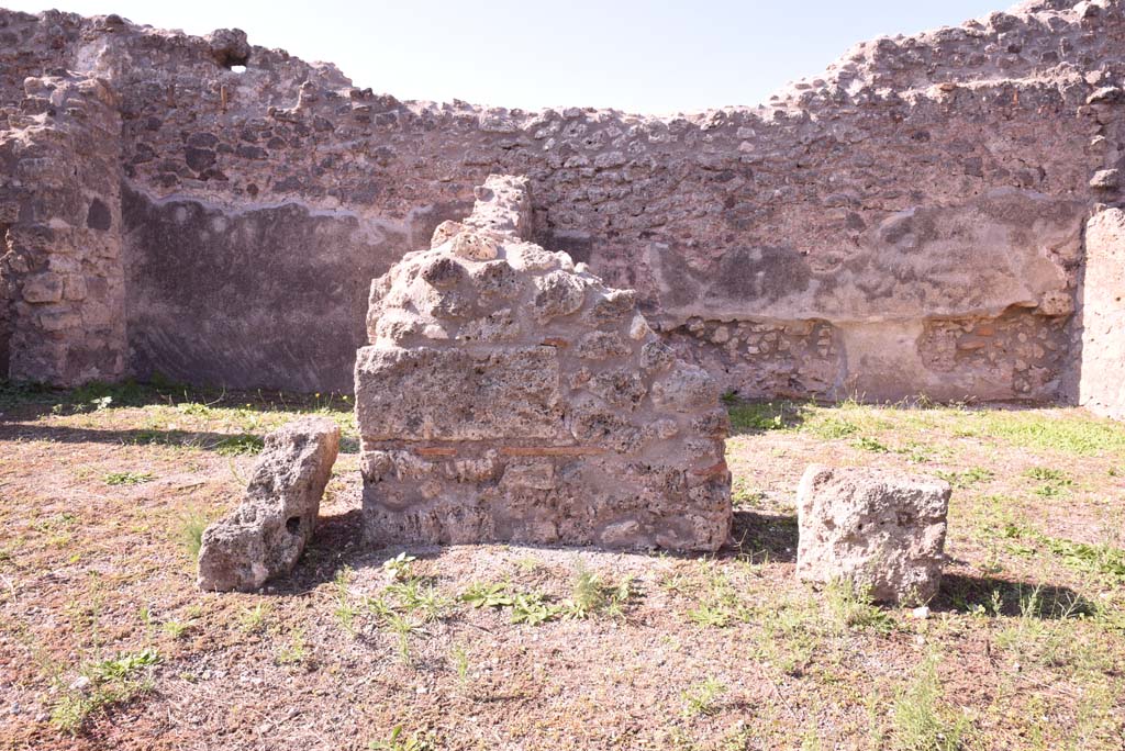 I.4.22 Pompeii. October 2019. Detail from west wall of atrium, between rooms “e” and “d”.
Foto Tobias Busen, ERC Grant 681269 DÉCOR.
