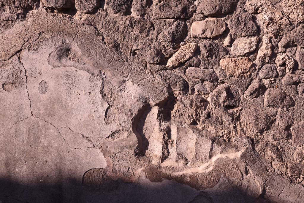 I.4.23 Pompeii. October 2019. West wall of shop-room, detail of stucco.
Foto Tobias Busen, ERC Grant 681269 D�COR.
