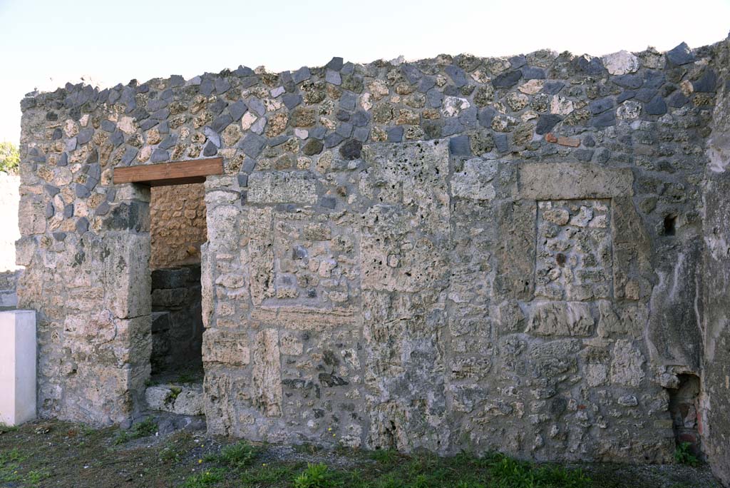 I.4.25/1.4.5 Pompeii. October 2019. South ala 12, looking towards east wall.
Foto Tobias Busen, ERC Grant 681269 D�COR.
