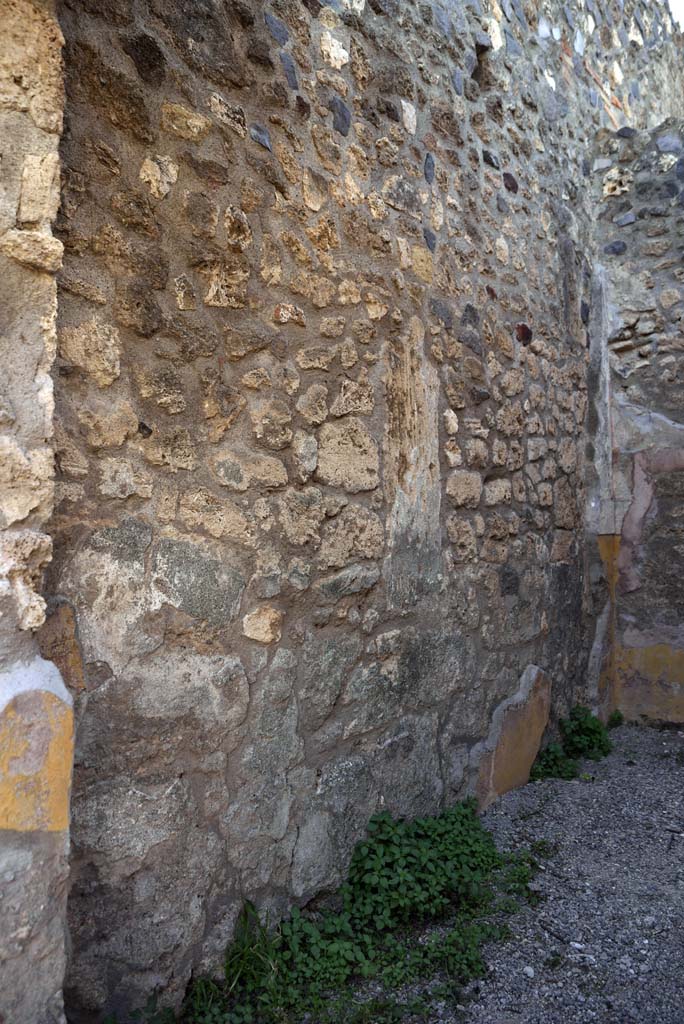 I.4.25/1.4.5 Pompeii. October 2019. Cubiculum 11, looking through doorway towards west wall.
Foto Tobias Busen, ERC Grant 681269 D�COR.
