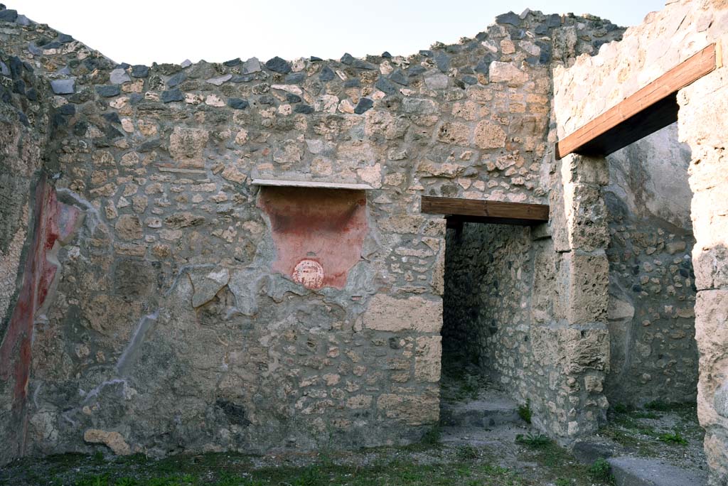 I.4.25/1.4.5 Pompeii. October 2019. 
North ala 13, looking towards north wall, with doorway to corridor leading to Services Area, centre right, and to Corridor 15, on right.
Foto Tobias Busen, ERC Grant 681269 D�COR.

