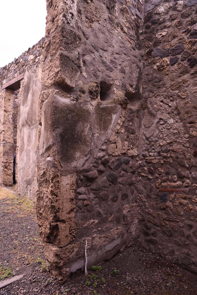 I.4.25 Pompeii. September 2020. Room 48, south-west corner and doorway to atrium.
Foto Tobias Busen, ERC Grant 681269 D�COR
