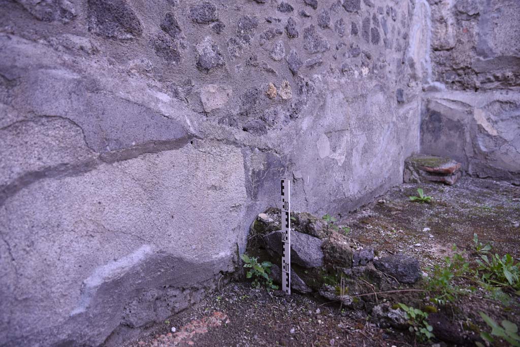 I.4.25 Pompeii. October 2019. Room 51, west ala, detail from rear, west wall, looking north. 
Foto Tobias Busen, ERC Grant 681269 D�COR
