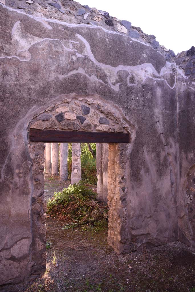 I.4.25 Pompeii. October 2019. Room 52, doorway in east wall to north portico of upper peristyle 56.
Foto Tobias Busen, ERC Grant 681269 D�COR

