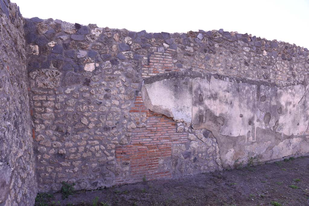 I.4.25 Pompeii. October 2019. Lower Peristyle 32, west wall in south-west corner.
Foto Tobias Busen, ERC Grant 681269 D�COR.

