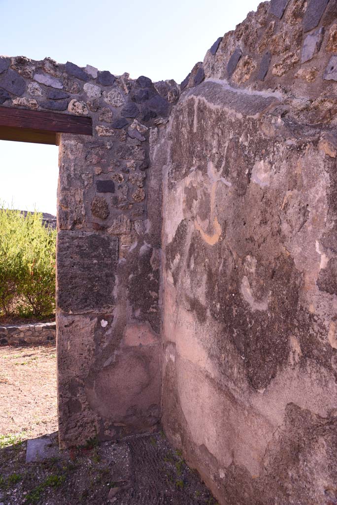 I.4.25 Pompeii. October 2019. Room 37, south-east corner.
Foto Tobias Busen, ERC Grant 681269 D�COR.
