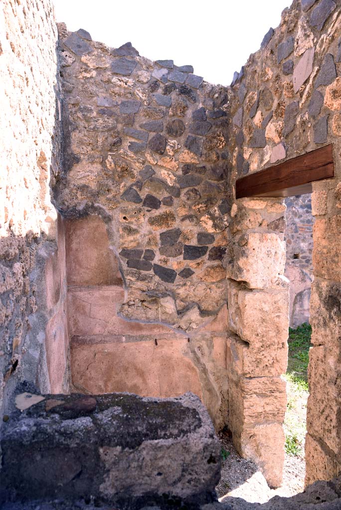 I.4.25/1.4.5 Pompeii. October 2019. 
Room 16, looking towards south wall across stairs, with doorway to atrium 6, on right.
Foto Tobias Busen, ERC Grant 681269 D�COR.
