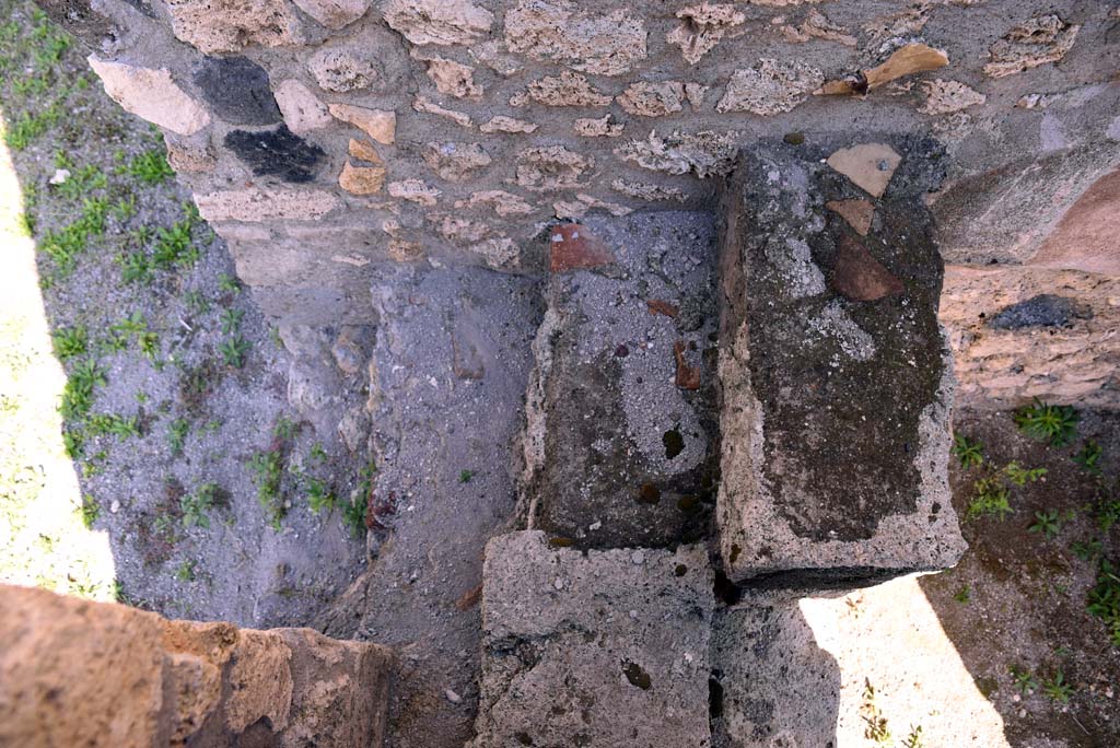 I.4.25/1.4.5 Pompeii. October 2019. Room 16, steps to upper floor against east wall, with doorway into Tablinum 14, on left.
Foto Tobias Busen, ERC Grant 681269 D�COR.
