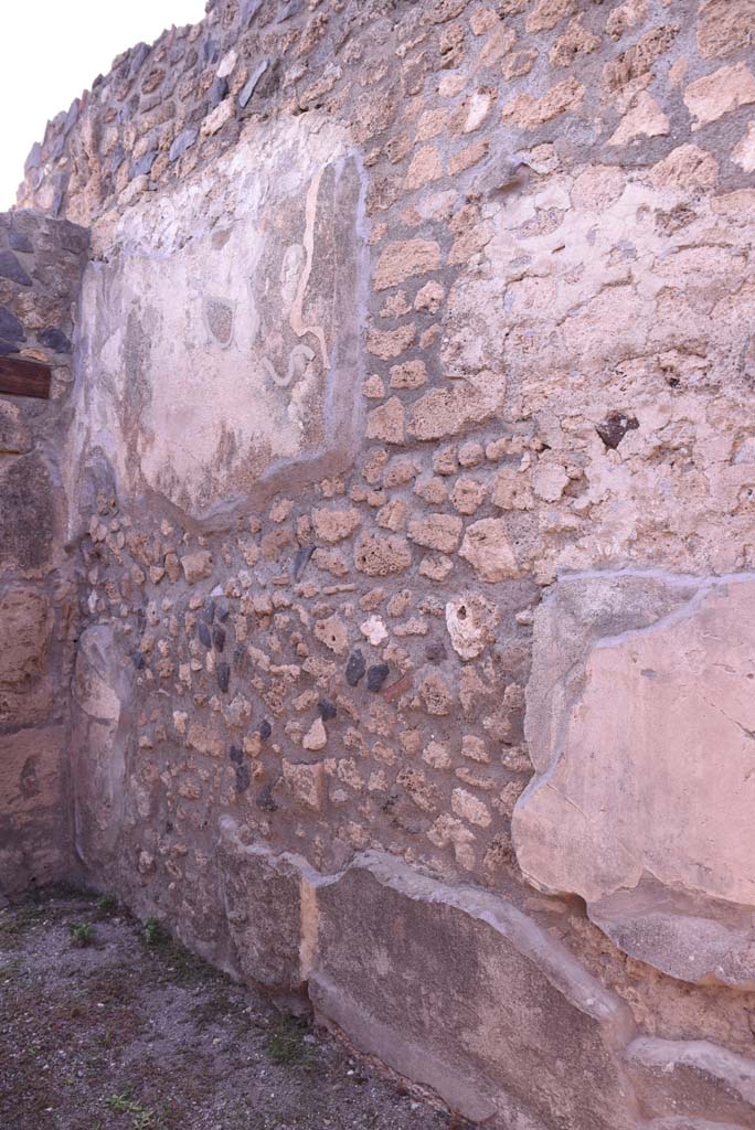 I.4.25/I.4.5 Pompeii. October 2019. 
Corridor 15, looking west towards west end of north wall towards Ala 13, and I.4.5.
Foto Tobias Busen, ERC Grant 681269 D�COR.

