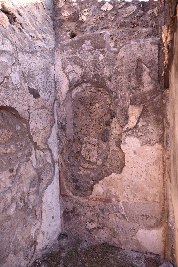 I.4.25 Pompeii. October 2019. Room 44, north-east corner and east wall of cubiculum,
Foto Tobias Busen, ERC Grant 681269 D�COR.

