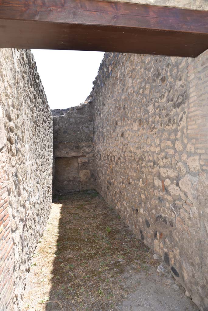 I.4.25 Pompeii. September 2020. Room 25, looking south to blocked doorway.
Foto Tobias Busen, ERC Grant 681269 D�COR.
