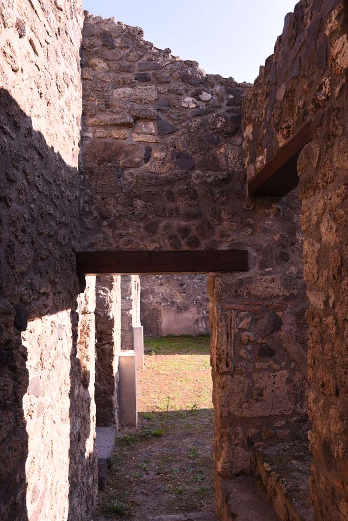 I.4.25/I.4.5 Pompeii. October 2019. 
Looking south in Corridor 13A, or unnumbered corridor on north side of room 13.
Foto Tobias Busen, ERC Grant 681269 D�COR.

