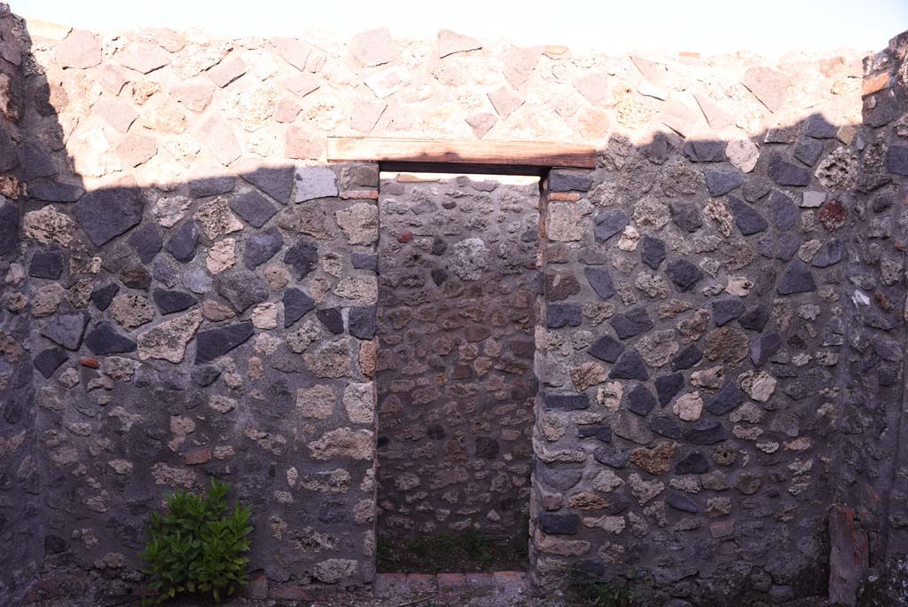 I.4.25/I.4.5 Pompeii. October 2019. Tepidarium 40, looking towards east wall with doorway to Corridor 13A, or unnumbered.
Foto Tobias Busen, ERC Grant 681269 D�COR.

