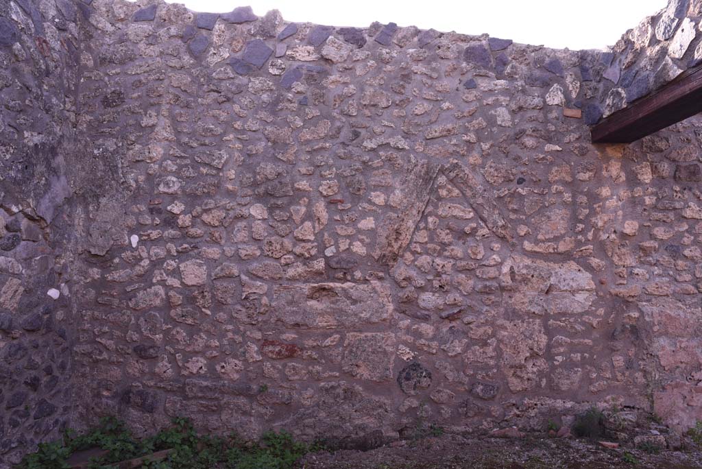 I.4.25/I.4.5 Pompeii. October 2019. Tepidarium 40, west wall, with doorway to room 41, on right.
Foto Tobias Busen, ERC Grant 681269 D�COR.
