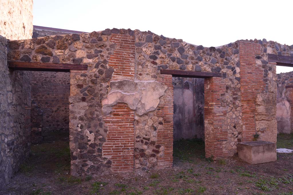 I.4.25 Pompeii. October 2019. Upper peristyle 56, east end, with doorway to room 61, on left.
Foto Tobias Busen, ERC Grant 681269 D�COR

