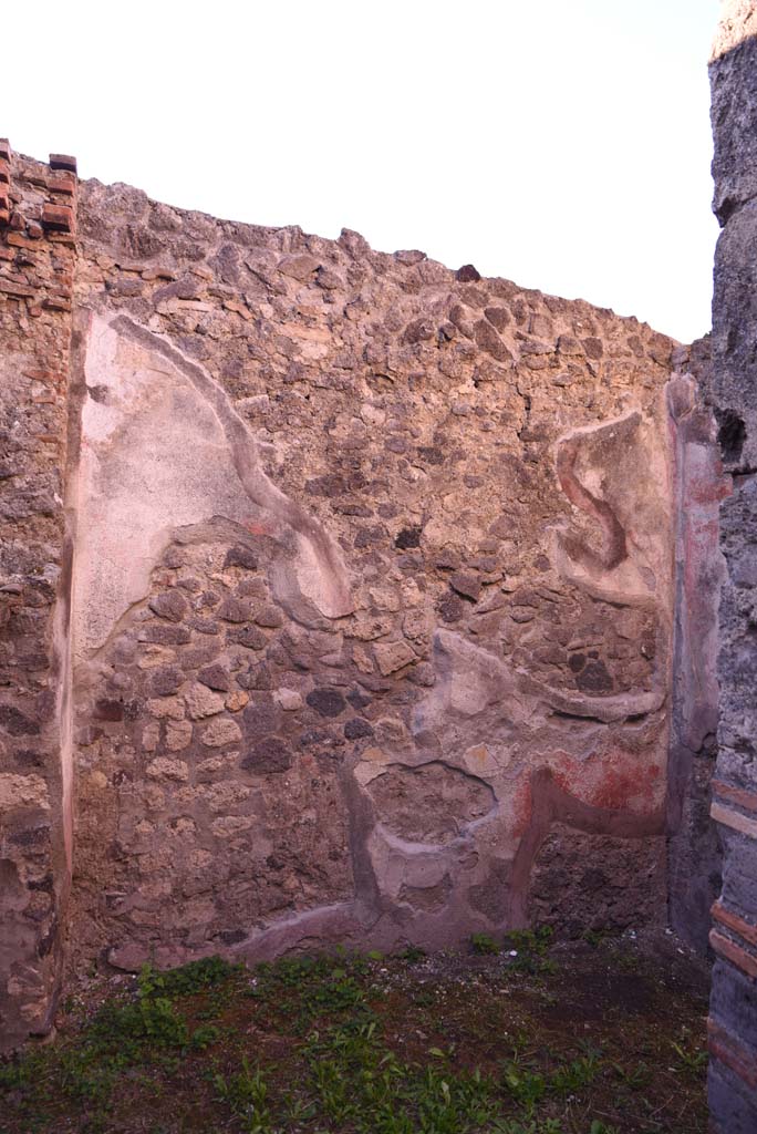 .4.25 Pompeii. October 2019. Room 61, looking towards south wall, from doorway of room 62.
Foto Tobias Busen, ERC Grant 681269 D�COR.
