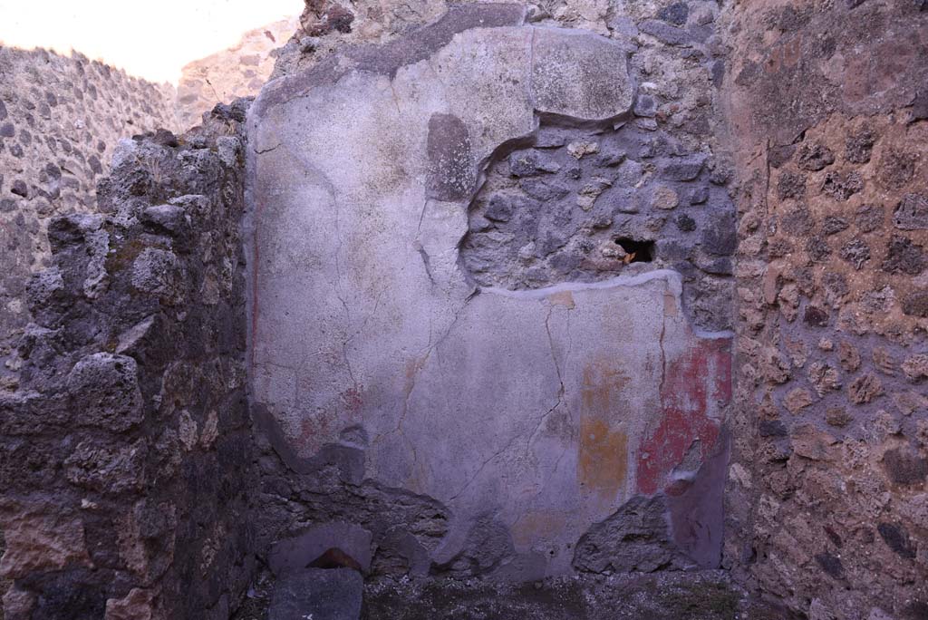 I.4.25 Pompeii. October 2019. Room 63, north-west corner and north wall.
Foto Tobias Busen, ERC Grant 681269 D�COR.
