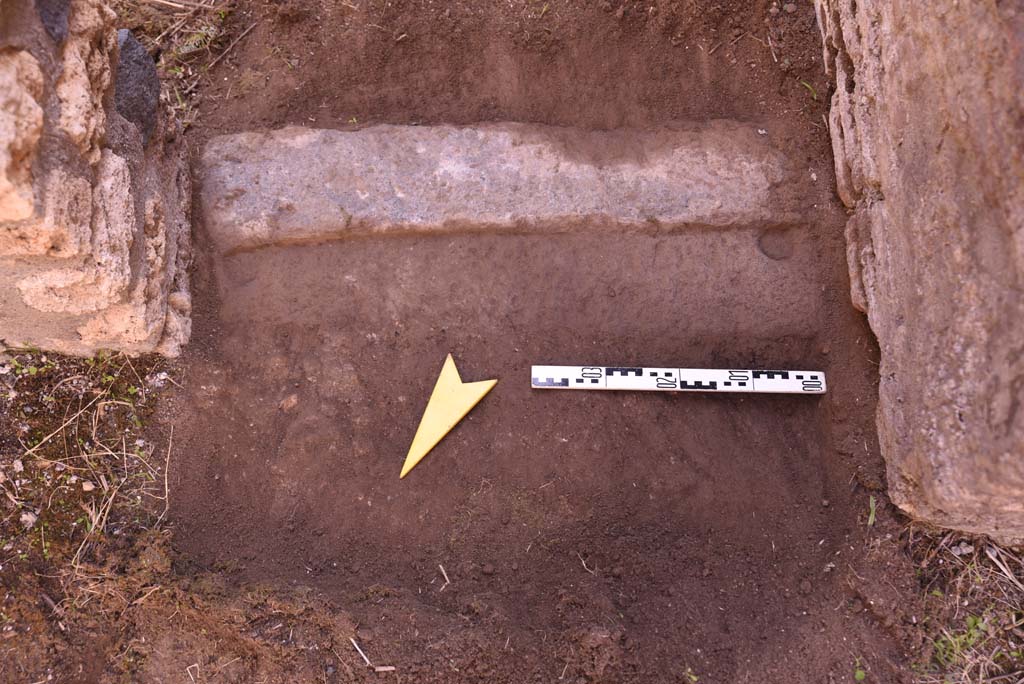 I.4.25 Pompeii. October 2019. Room 63, doorway threshold into room 64.
Foto Tobias Busen, ERC Grant 681269 D�COR.
