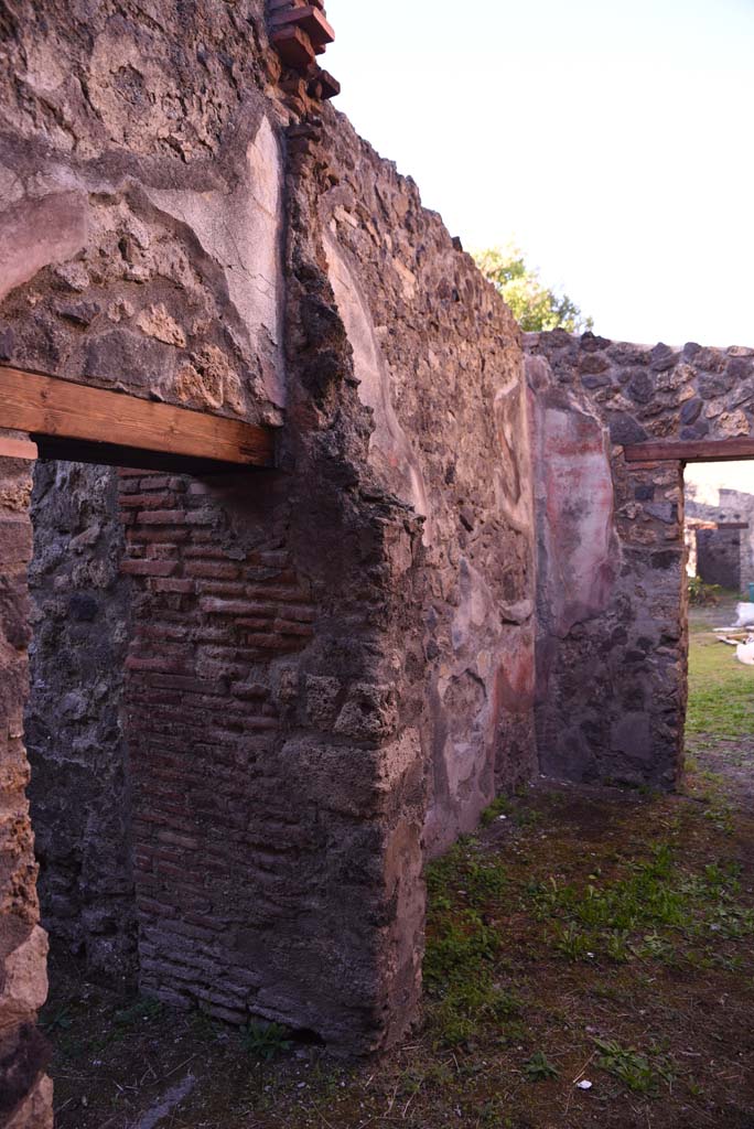 I.4.25 Pompeii. October 2019. 
Room 63, looking towards south wall, with doorway to room 64, on left, and to room 61, on right.
Foto Tobias Busen, ERC Grant 681269 D�COR.
