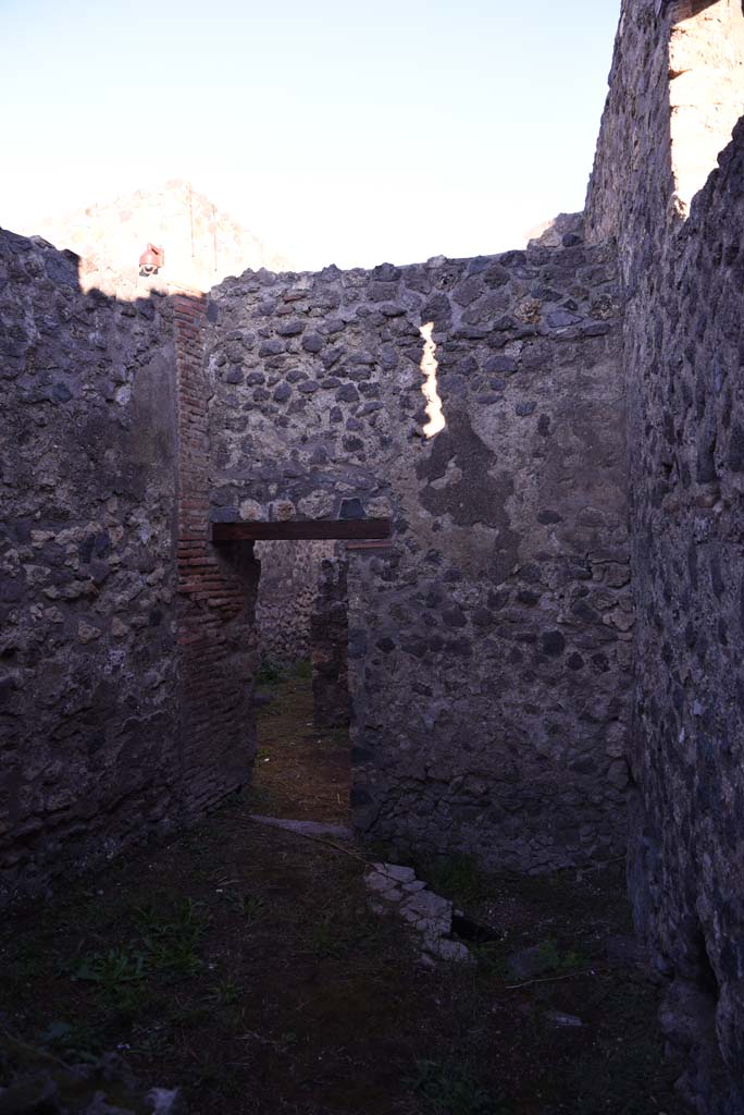 I.4.25 Pompeii. October 2019. Room 64, looking north towards doorways into room 63.
Foto Tobias Busen, ERC Grant 681269 D�COR.

