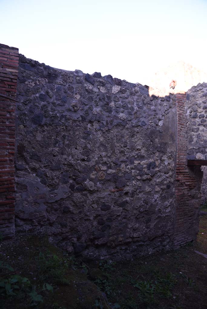 I.4.25 Pompeii. October 2019. Room 64, west wall and north-west corner.
Foto Tobias Busen, ERC Grant 681269 D�COR.

